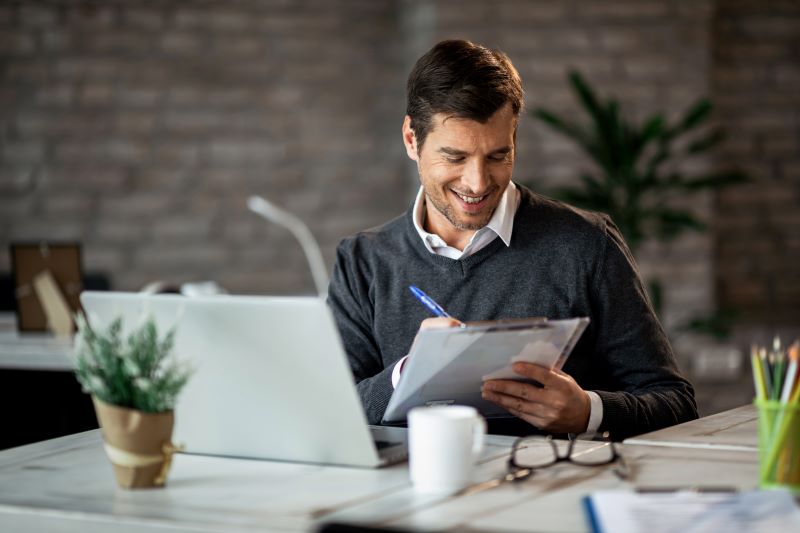 Payroll Specialist CV Example (With Tips)